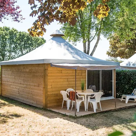 Kemping Parc Du Charouzech 4*